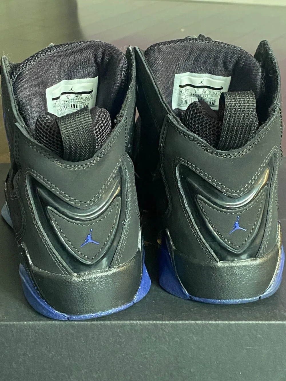 Jordan True Flight Boys Black Purple Basketball Shoes Size 4.5Y